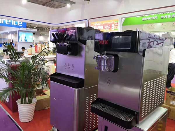 88彩票商用冰淇淋机店面应用